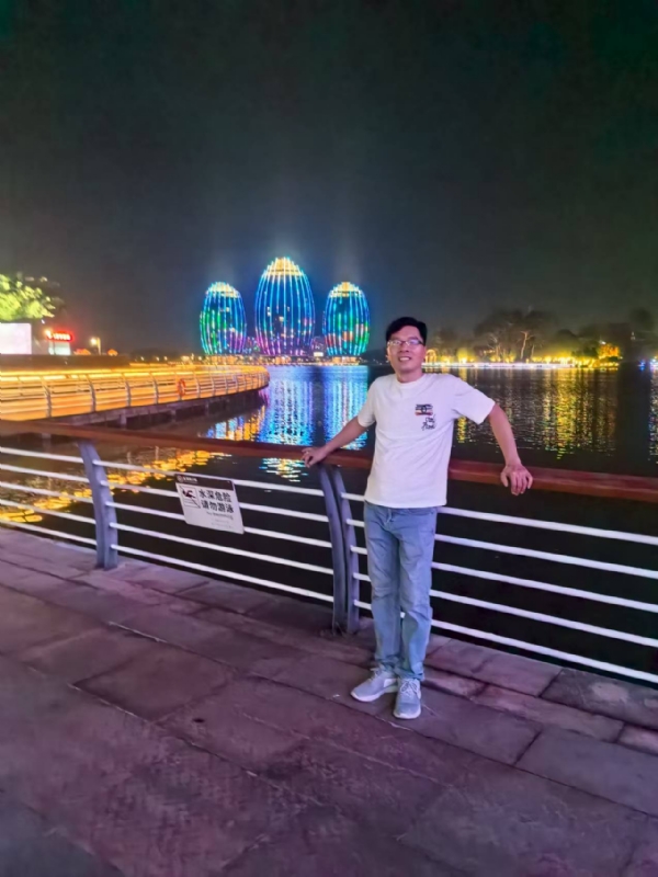 千年老妖的第一张照片--云南男同性恋服务网